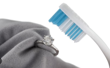 How To Clean Sliver Jewelry