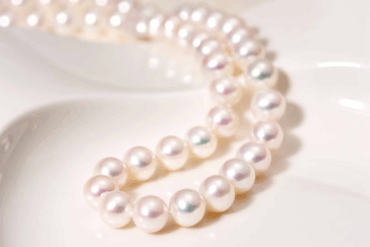 Freshwater Pearl Jewelry: From Classic Elegance to Modern Trends
