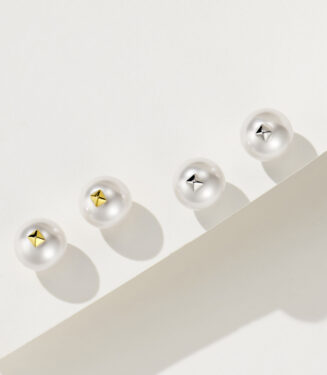Elegant Pearl Stud Earrings color comparison: white gold color vs. yellow gold color