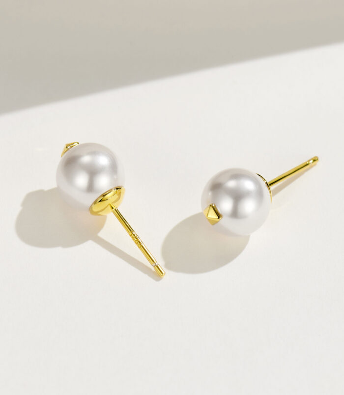 ear stud details of gold plated Elegant Pearl Stud Earrings