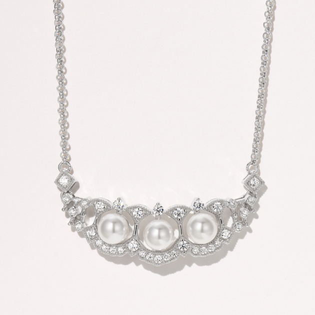 Fan-shaped Pearl Lace | Silver Necklace