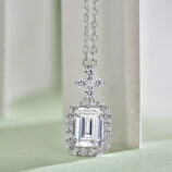 main stone close-up of Sterling silver perfume bottle necklace
