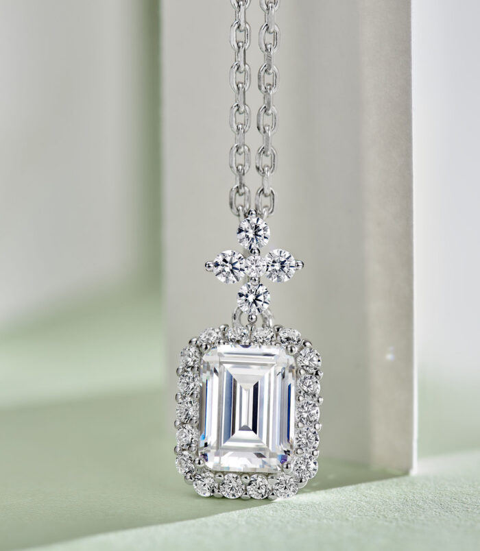 main stone close-up of Sterling silver perfume bottle necklace