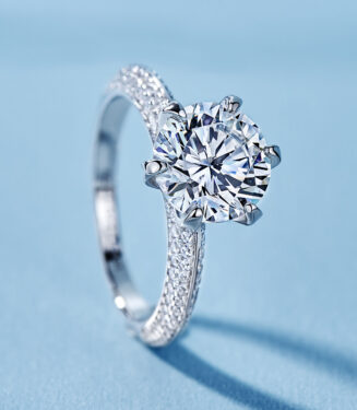 main stone close-up of Solitaire Cubic Zirconia Sterling Silver Engagement Ring