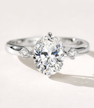 Rhodium plated Luxurious Oval-Cut Cubic Zirconia Gold-Plated Sterling Silver Ring front view