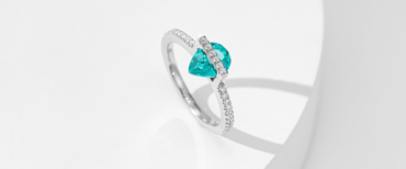 Halo Drop-Shaped Paraiba Ring : Dive into Understated Luxury