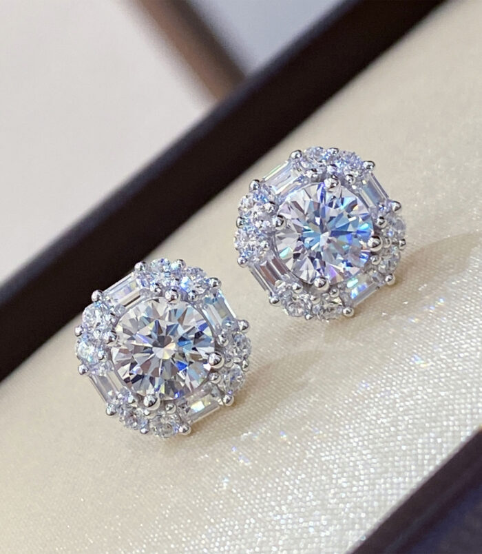 trendy sterling silver Sugar-shape stud earrings displayed in jewelry box